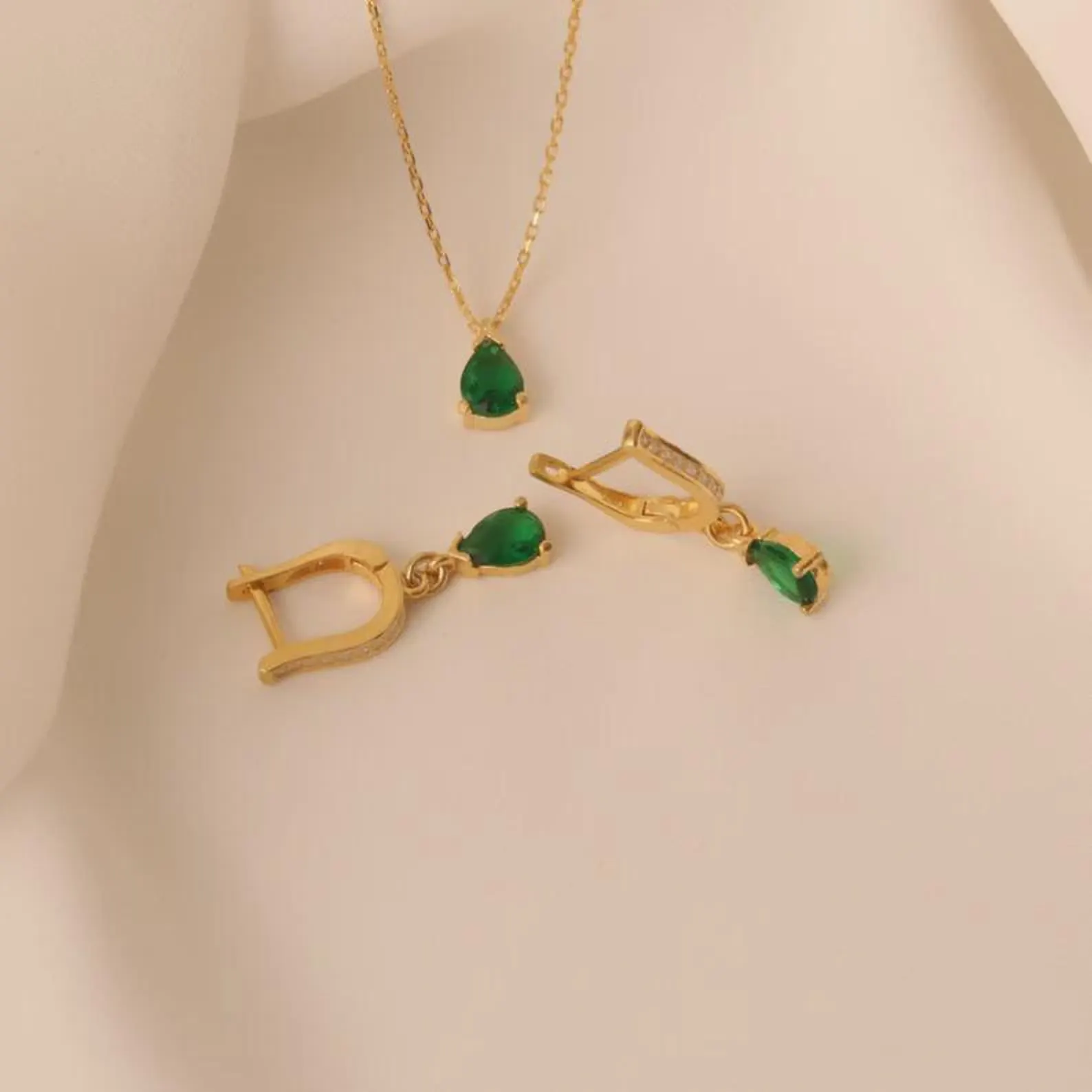 Set pendientes y collar ESMERALDA - Imagen 2